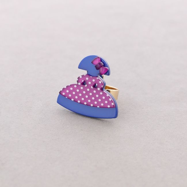 GIRL RESIN RING