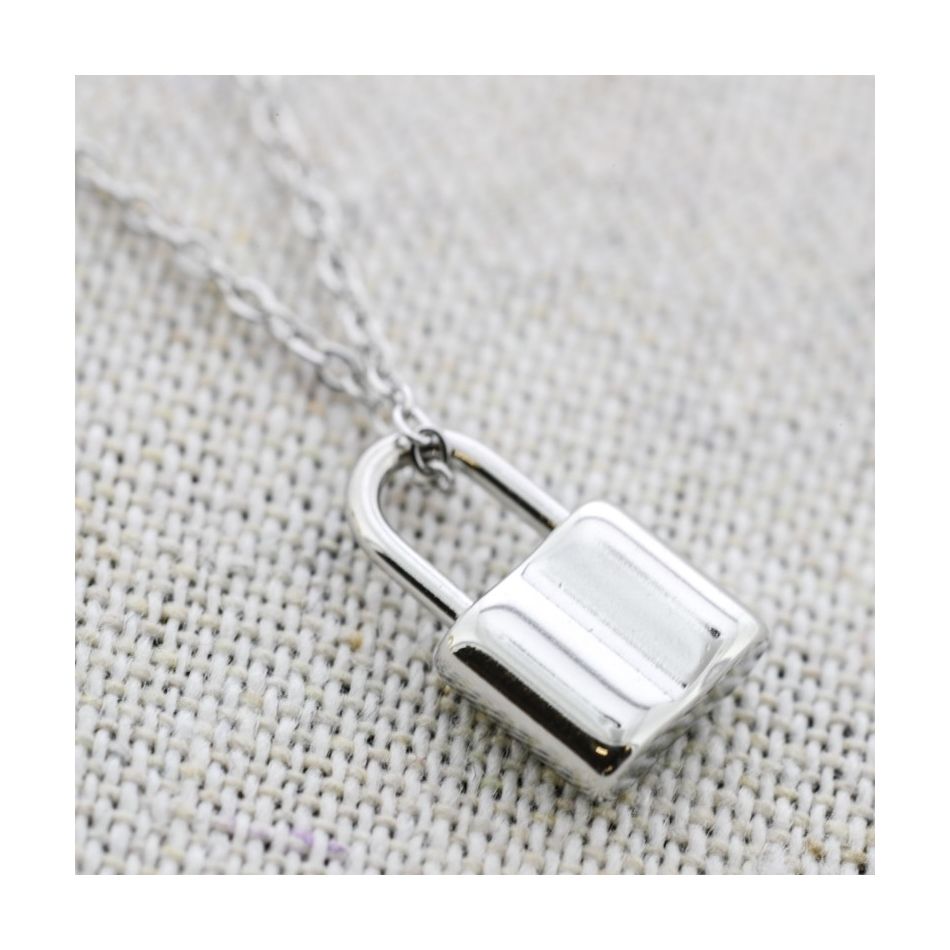 STEEL PADLOCK PENDANT SHORT NECKLACE