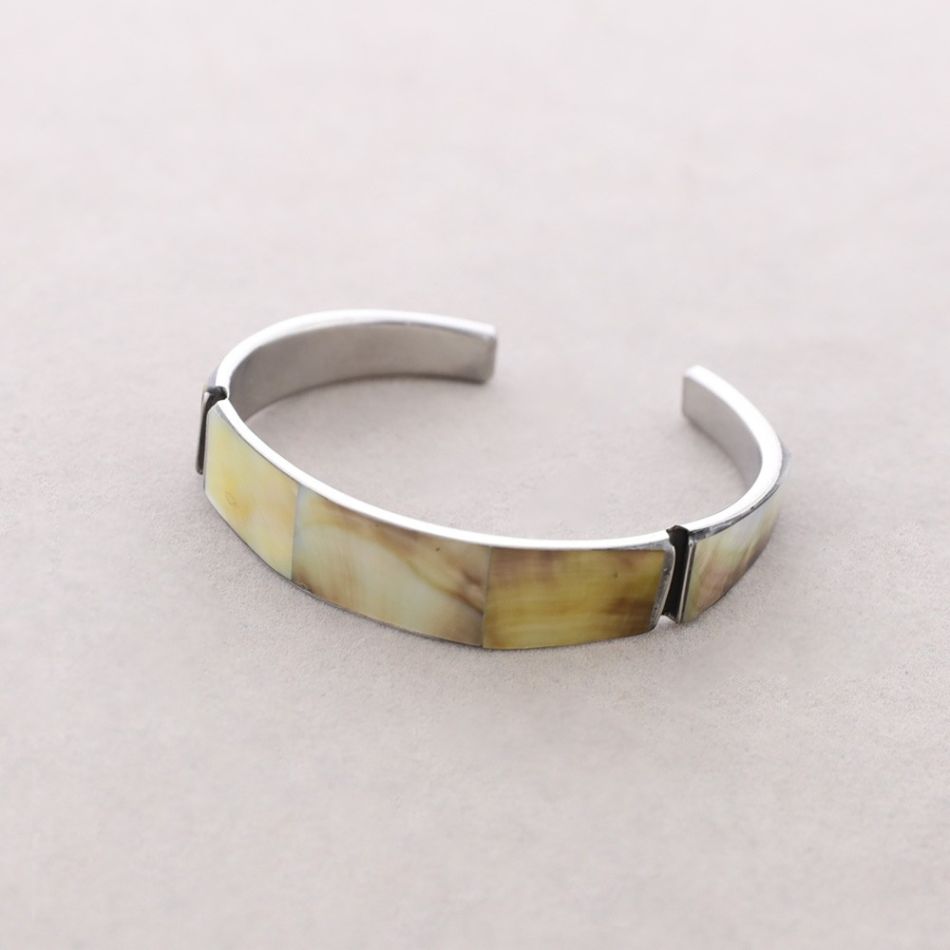 NACRE BRACELET