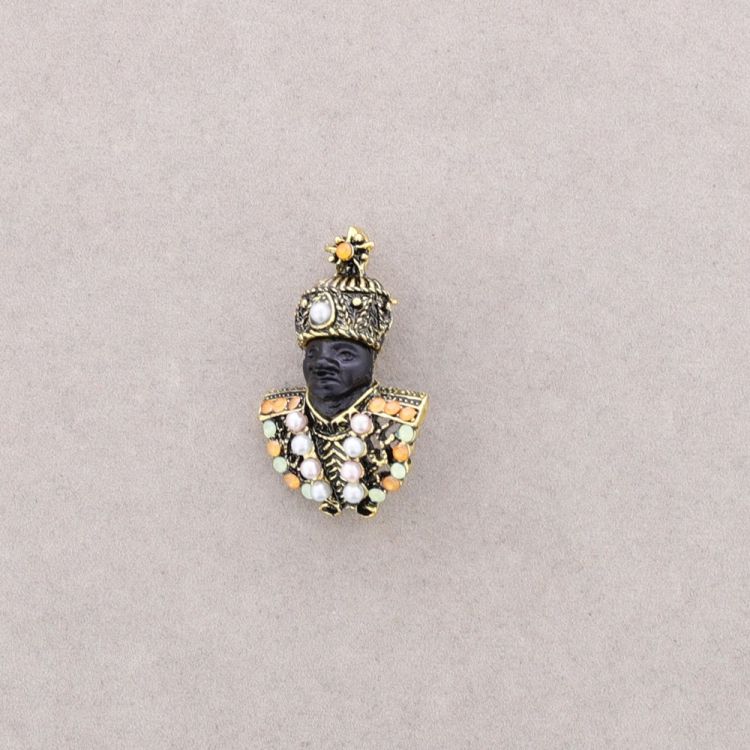 Little head brooch with crystals and pearls