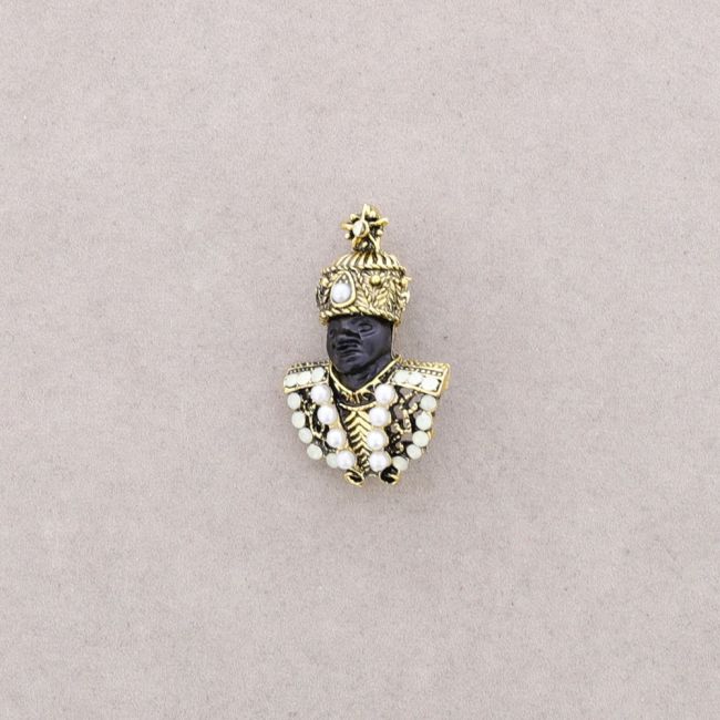 Little head brooch with crystals and pearls