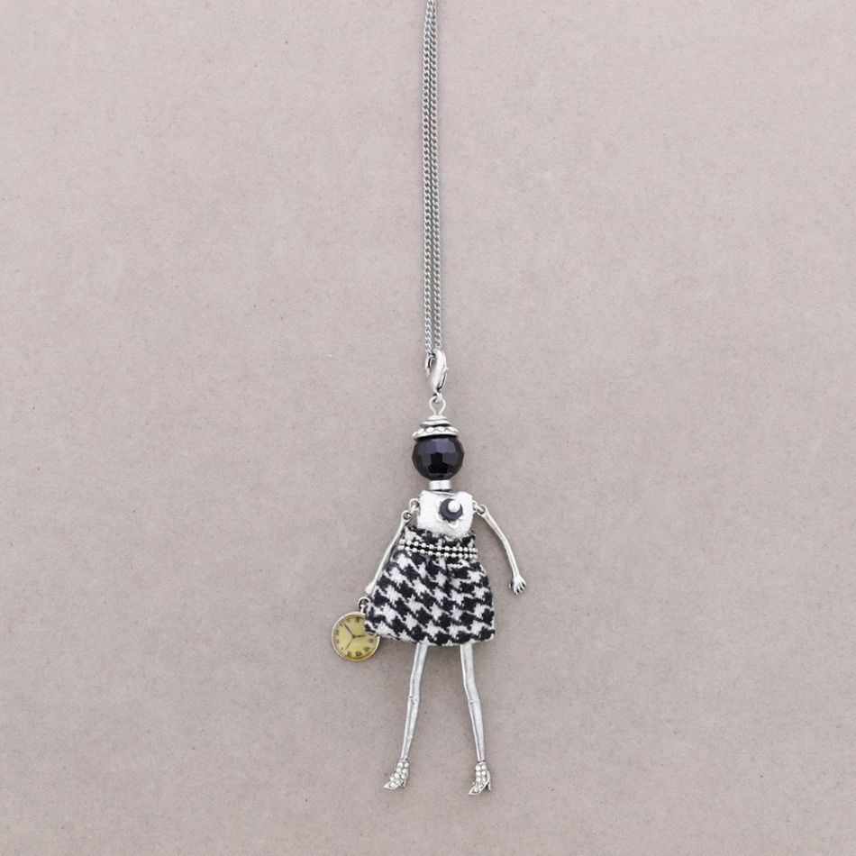 LONG PENDANT NECKLACE DOLL