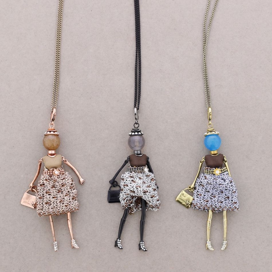 LONG PENDANT NECKLACE DOLL