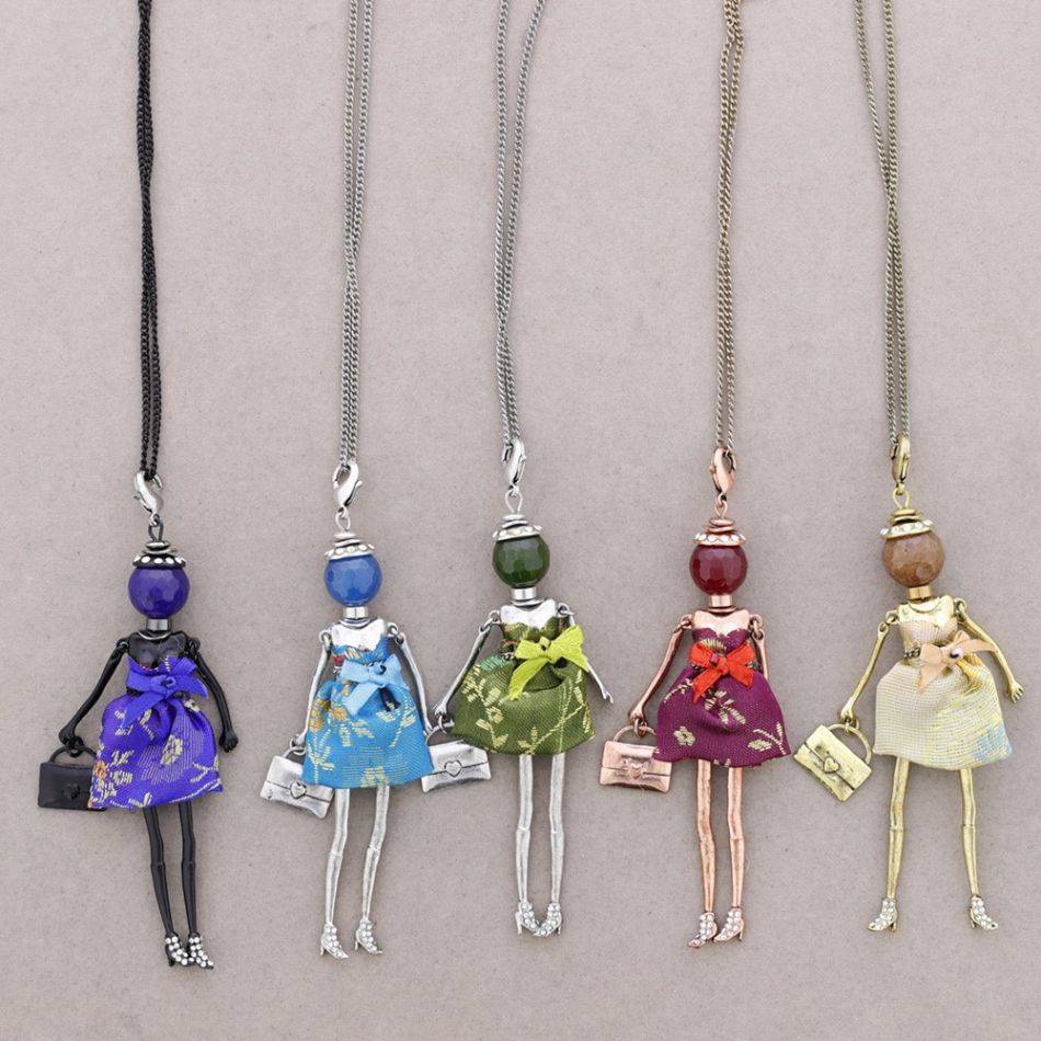 LONG PENDANT NECKLACE DOLL