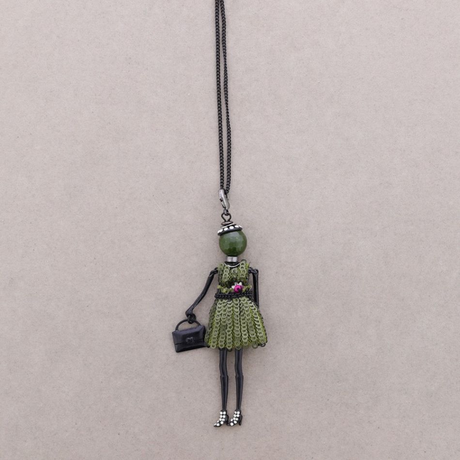 LONG PENDANT NECKLACE DOLL