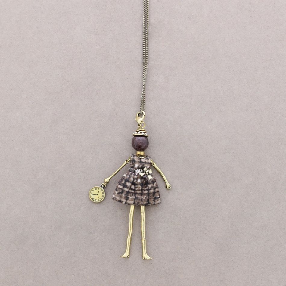LONG PENDANT NECKLACE DOLL