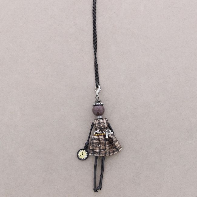 LONG PENDANT NECKLACE DOLL