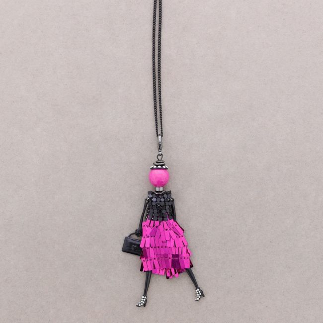 LONG PENDANT NECKLACE DOLL