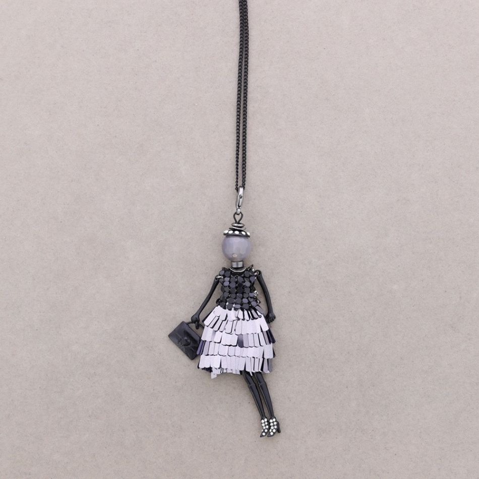 LONG PENDANT NECKLACE DOLL
