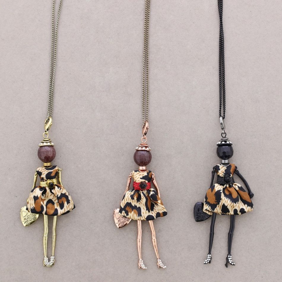 COLLAR LARGO COLG. MUÑECA