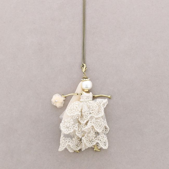 LONG PENDANT NECKLACE DOLL