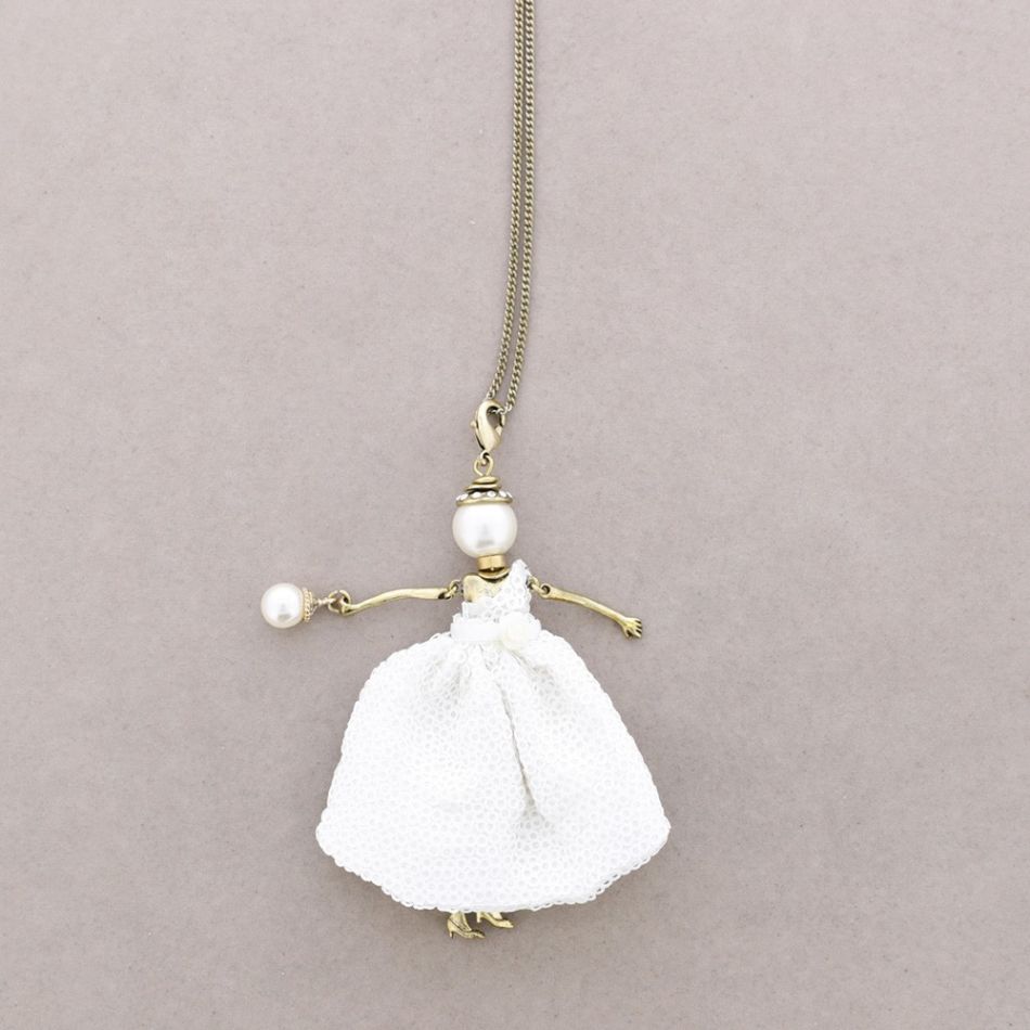 LONG PENDANT NECKLACE DOLL