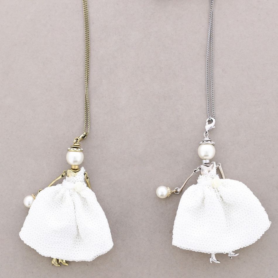 LONG PENDANT NECKLACE DOLL