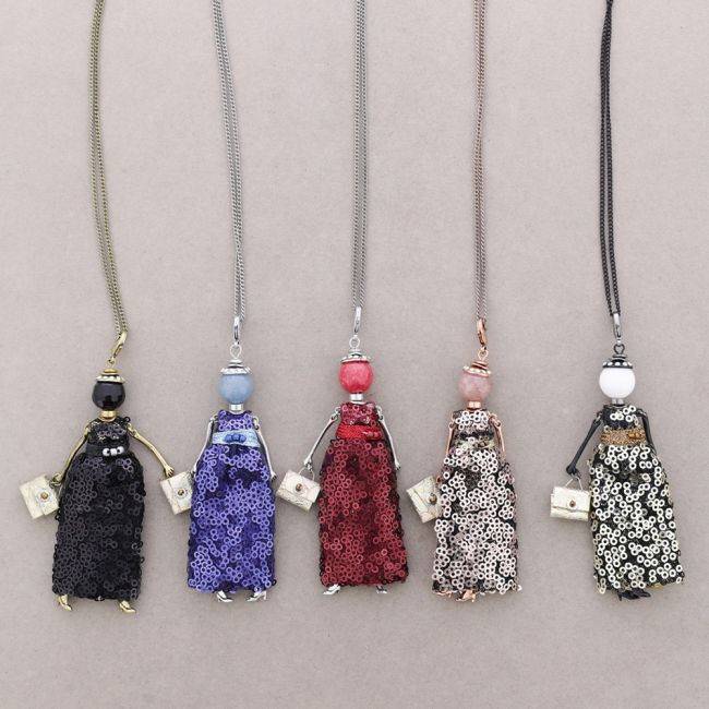 LONG PENDANT NECKLACE DOLL