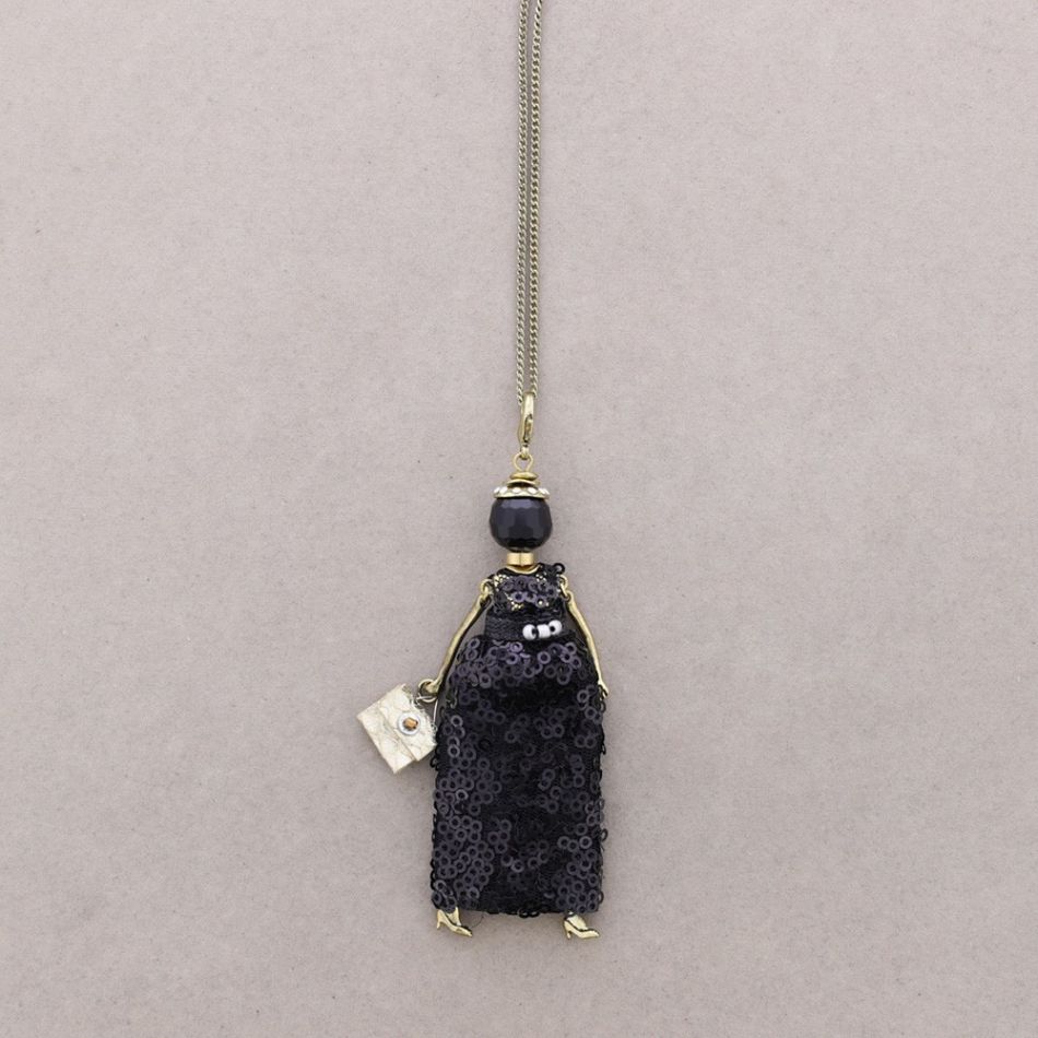 LONG PENDANT NECKLACE DOLL