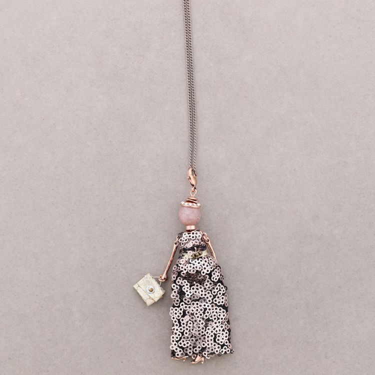 LONG PENDANT NECKLACE DOLL