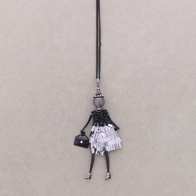 LONG PENDANT NECKLACE DOLL