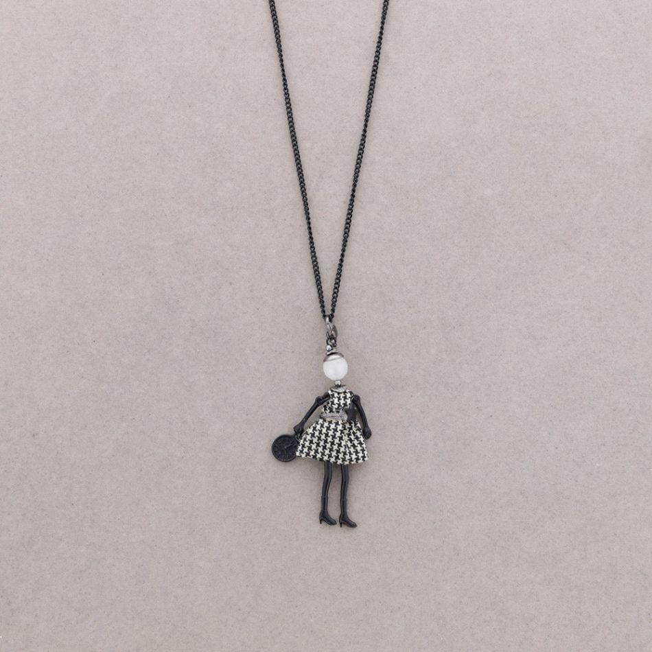 PENDANT DOLL SHORT NECKLACE