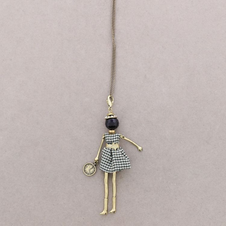 LONG PENDANT NECKLACE DOLL