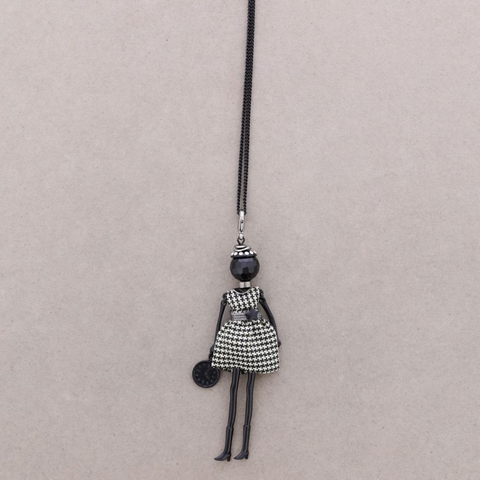LONG PENDANT NECKLACE DOLL