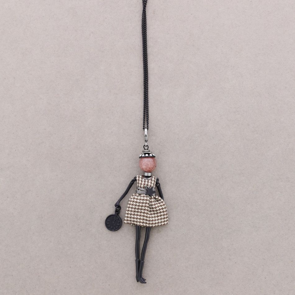 LONG PENDANT NECKLACE DOLL