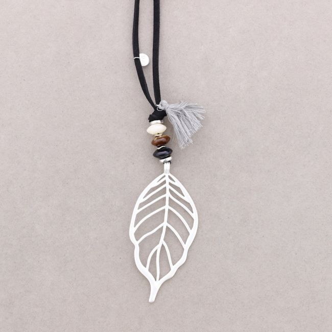 COLLAR LARGO COLGANTE HOJA METAL