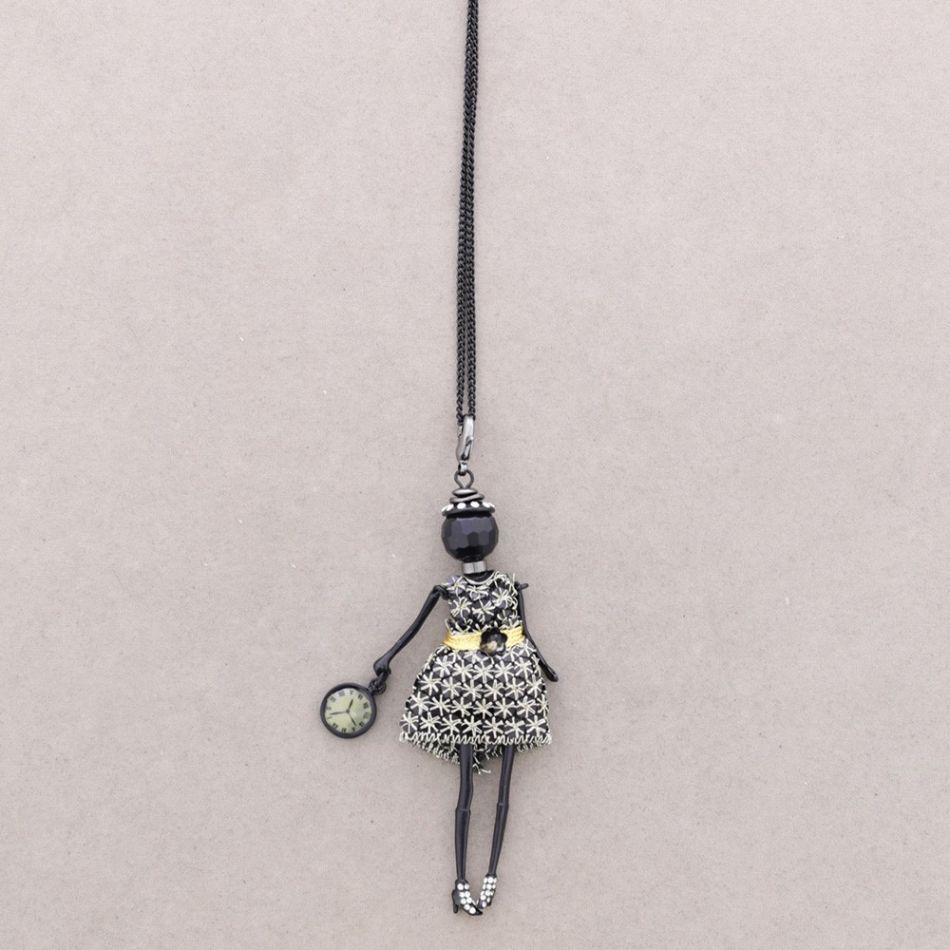 LONG PENDANT NECKLACE DOLL