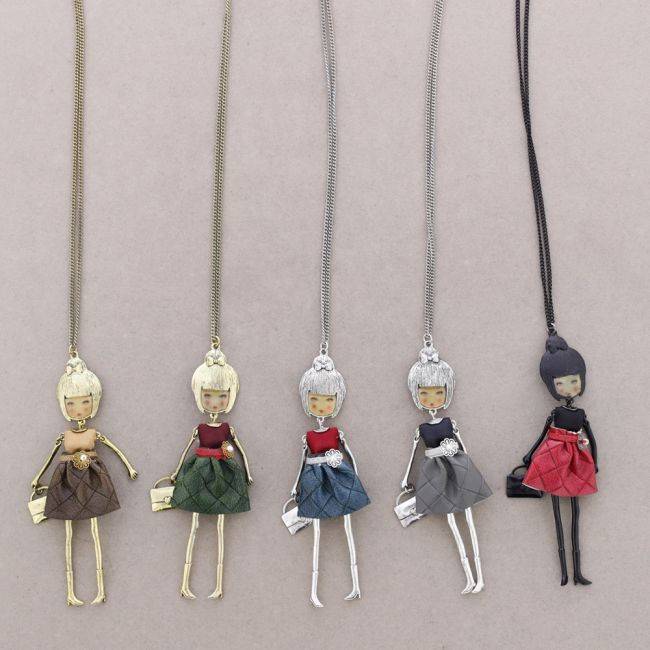 COLLAR LARGO COLG. MUÑECA CARINA