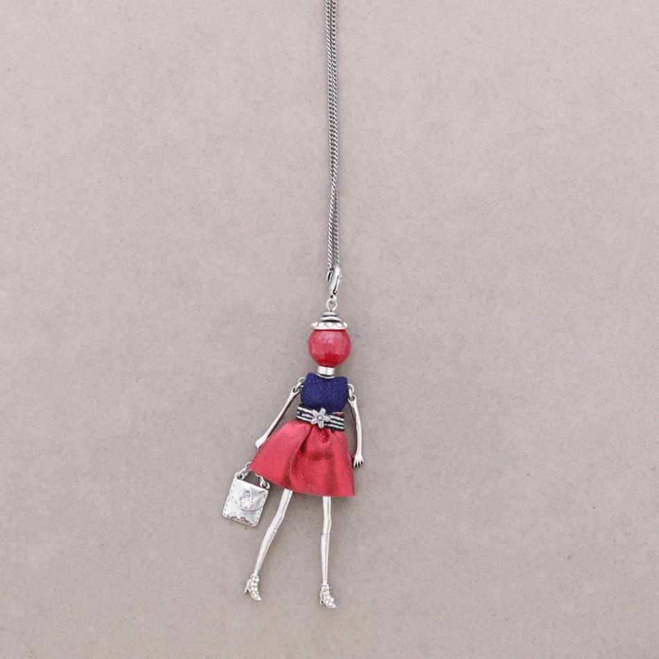 LONG PENDANT NECKLACE DOLL