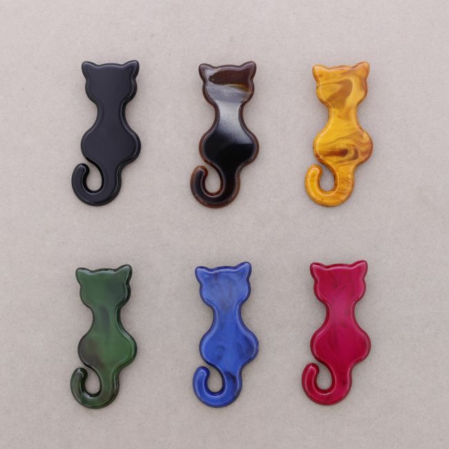 RESIN KITTEN BROOCH